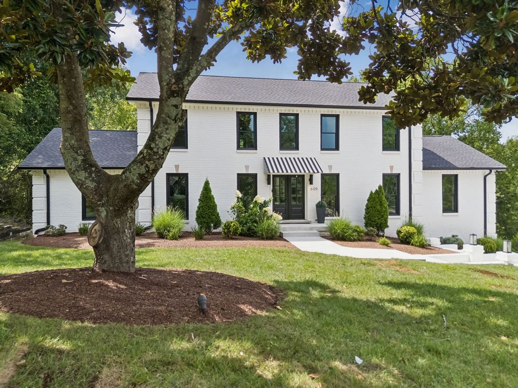 609 Hunters Ln, Brentwood