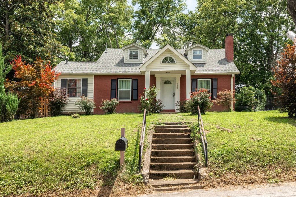 311 W 15th St, Columbia