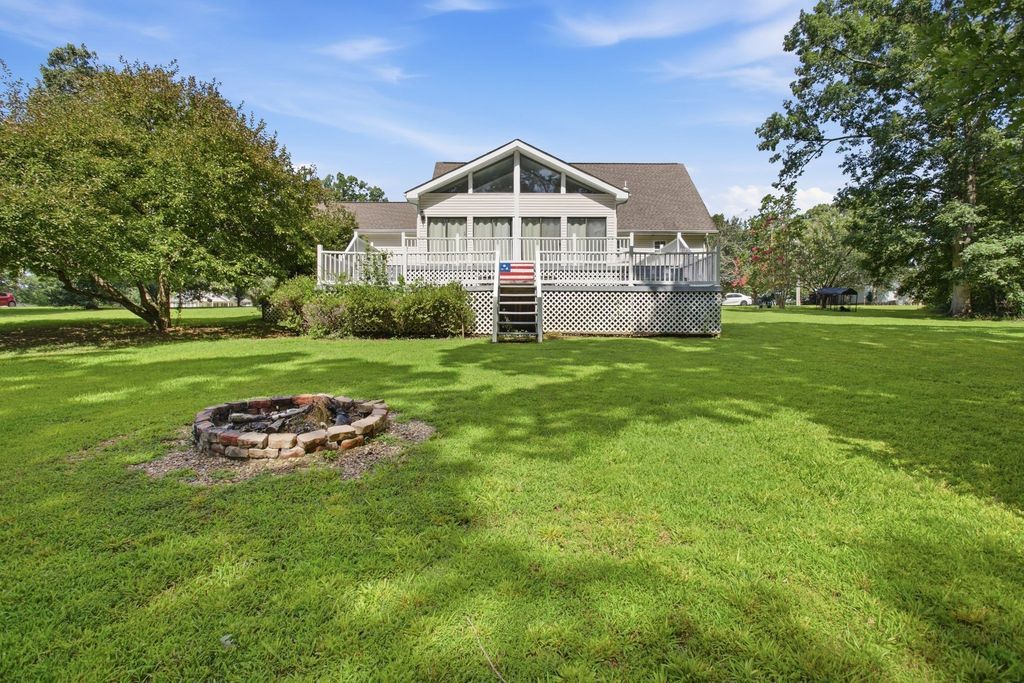 115 Pin Oaks Ln, Hohenwald