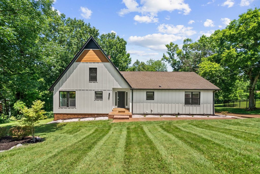 145 Forest Trl, Brentwood