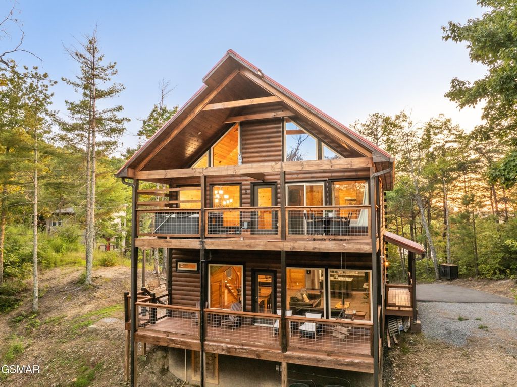 113 Little Round Top Ln, Sevierville