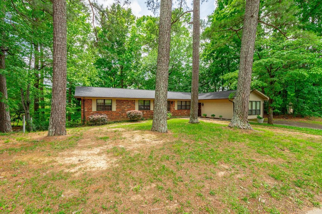445 Mohawk Drive, Cleveland