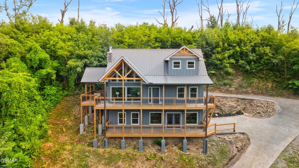 334 Long Hollow Road, Sevierville