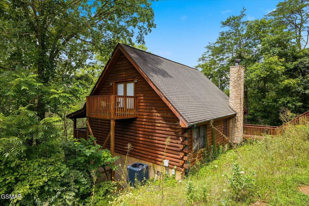 1356 Wedge Tailed Lane, Sevierville