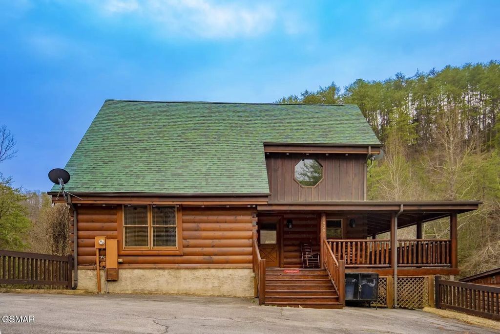 1928 Bear Creek Falls Way, Sevierville