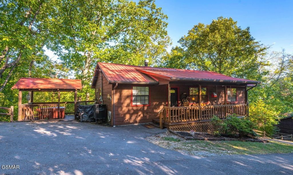 617 Iron Mountain Road, Pigeon Forge