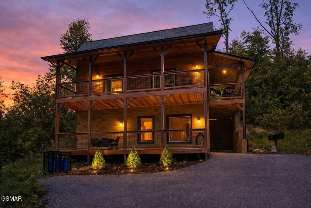 620 Deer Path Lane, Gatlinburg