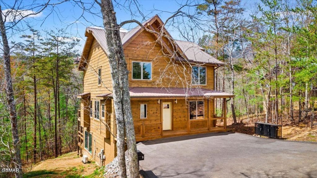 2009 Smoky Cove Road, Sevierville
