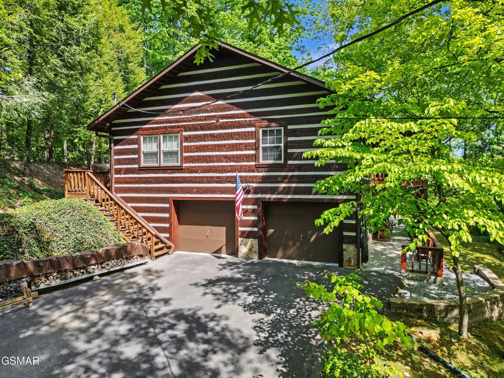 615 N Ownby Drive, Gatlinburg
