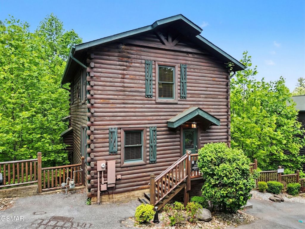 831 Spirit Loop Way, Gatlinburg