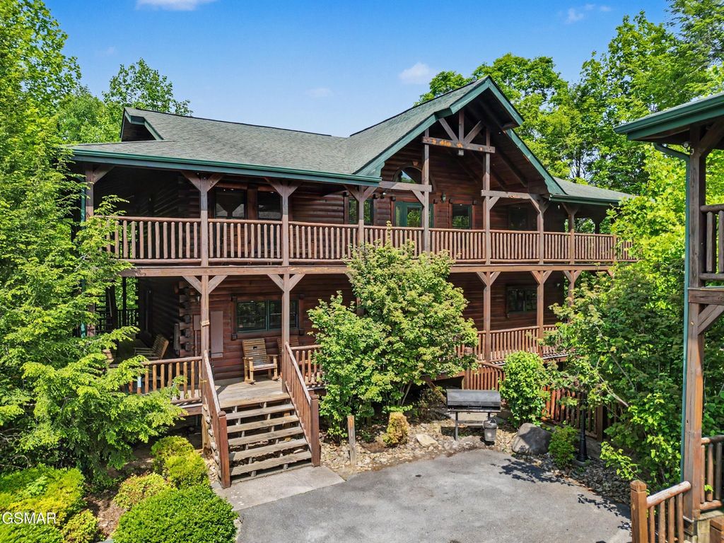 805 Spirit Loop Way, Gatlinburg