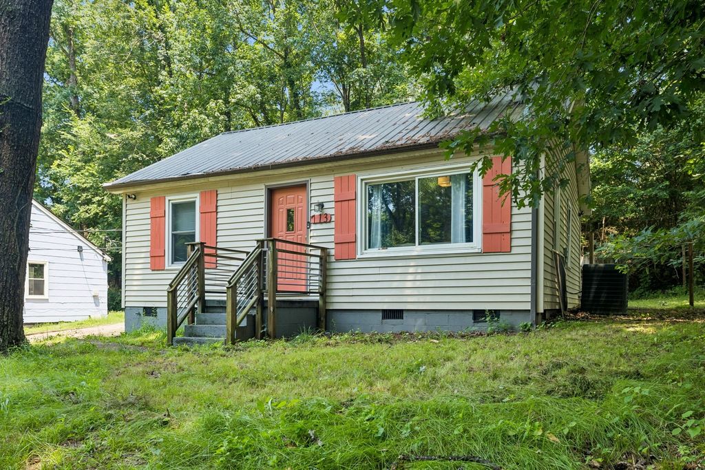 713 Woodlawn Dr, Clarksville