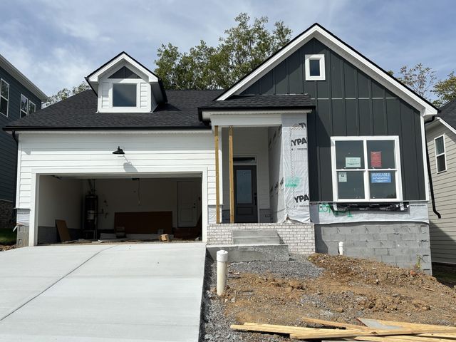 87 Russell Court, Lebanon