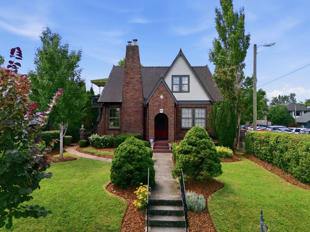 919 Caruthers Ave, Nashville