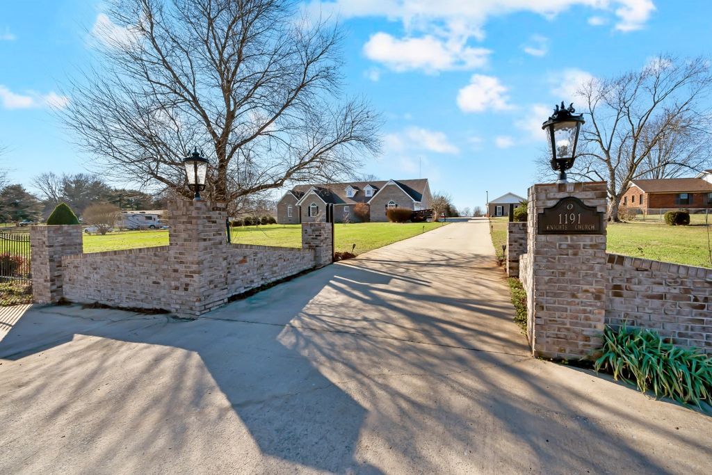 1191 Knights Church Rd, Decherd