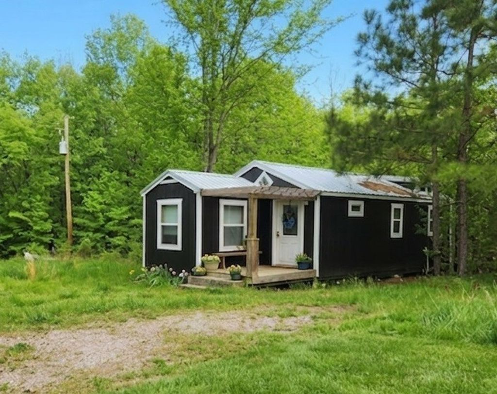 2205 Pine Ridge Ln, Adamsville