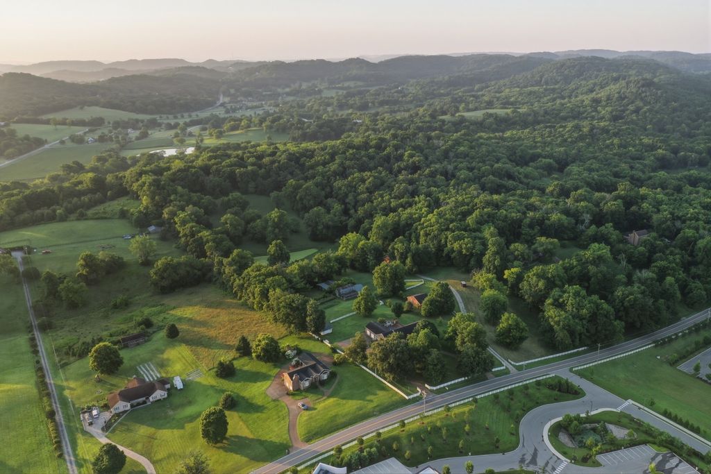 4442 Pratt Ln, Franklin