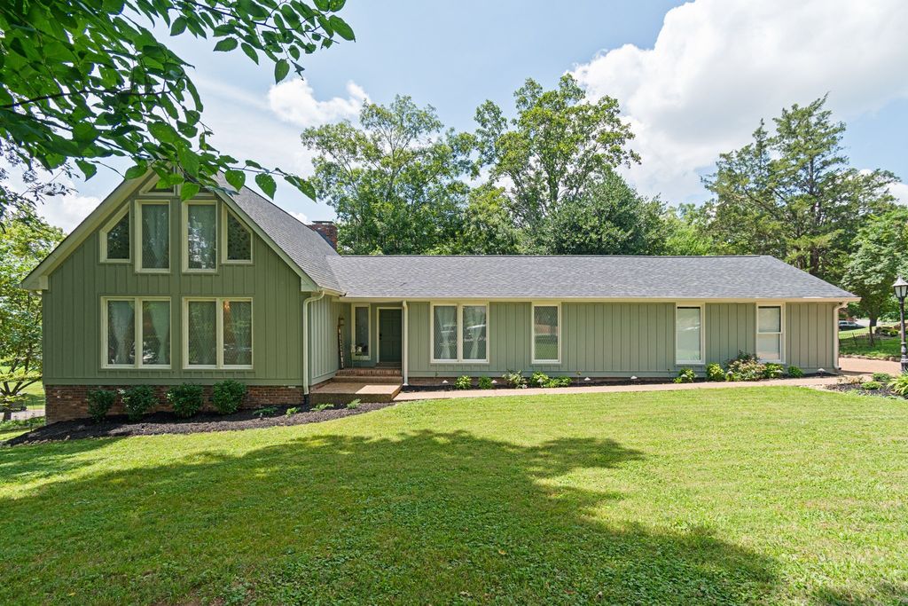 1058 Greenwood Ct, Gallatin