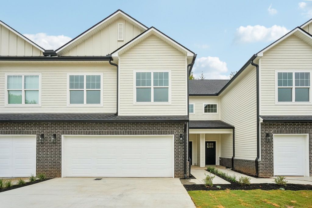 1064 Stagecoach Dr, White House