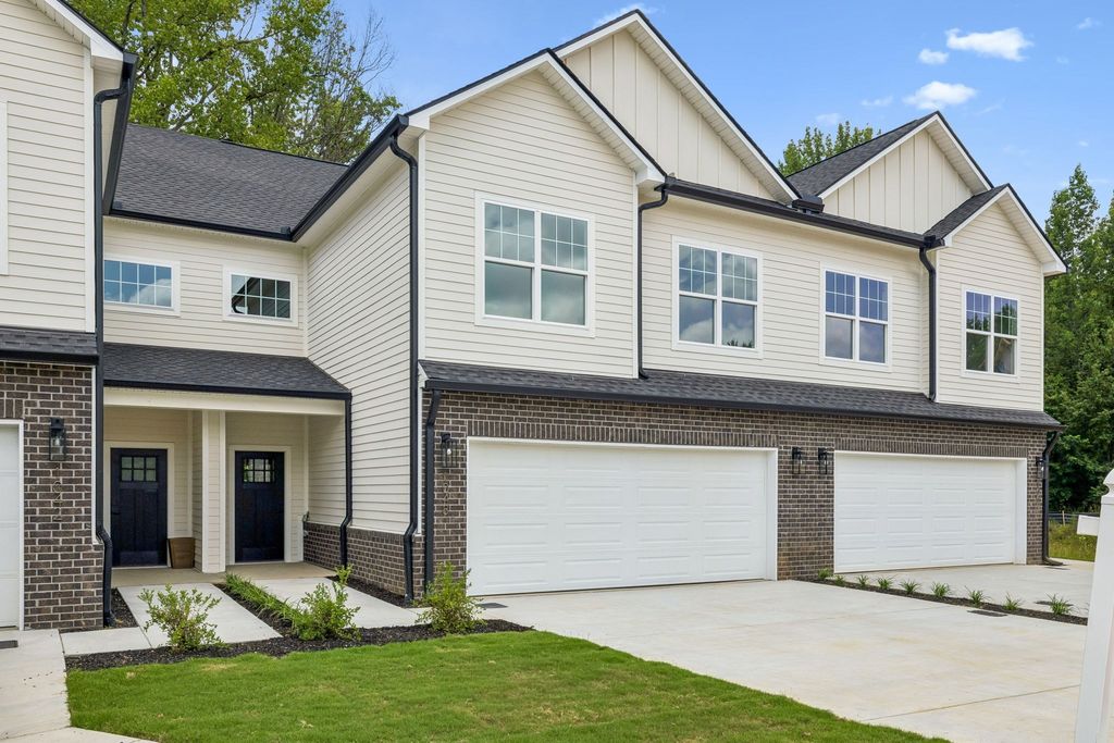 1064 Stagecoach Dr, White House