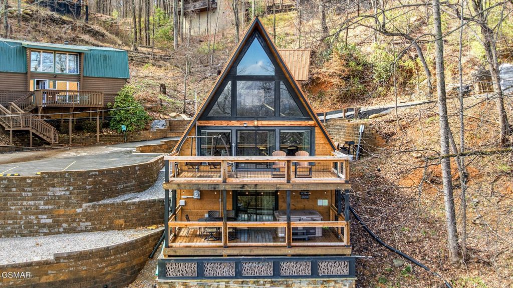 1508 Zurich Road, Gatlinburg