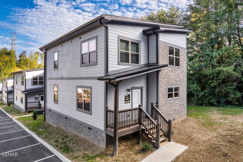 576 Dollywood Lane 9, Pigeon Forge