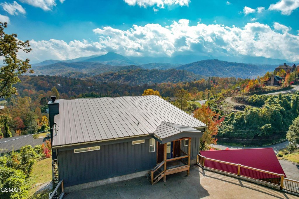 732 Beanstalk Road, Gatlinburg