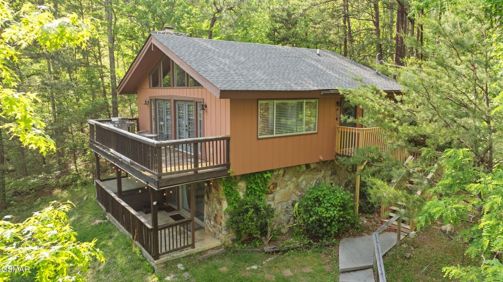 715 Upper Windsor Way, Gatlinburg