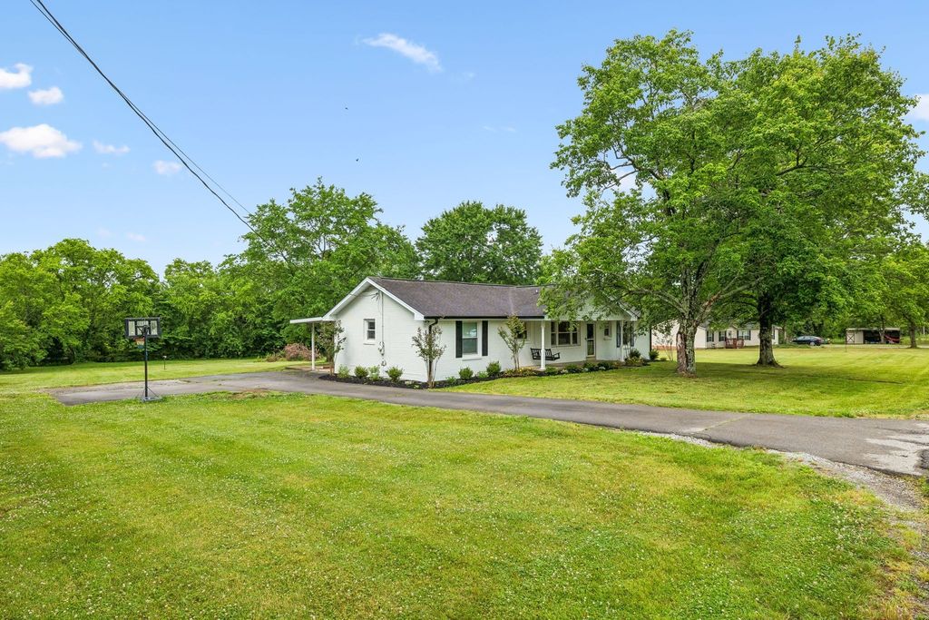 174 Young Rd, Lebanon