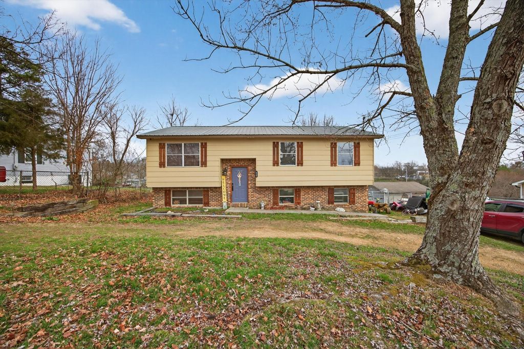 230 Se Fairview Drive Se, Cleveland