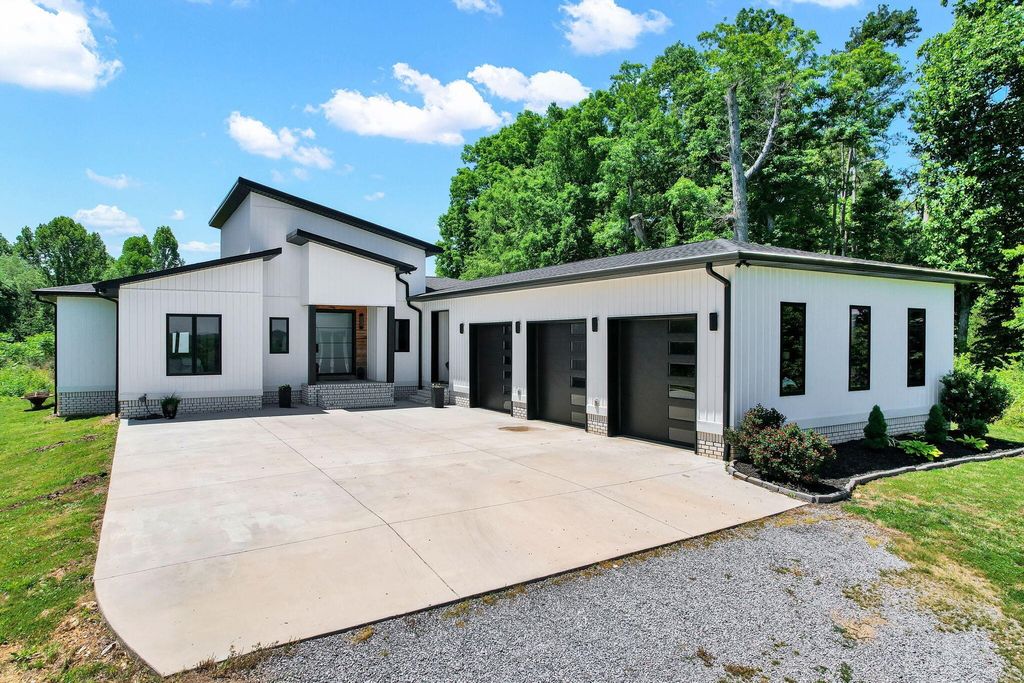 309 County Road 197, Athens