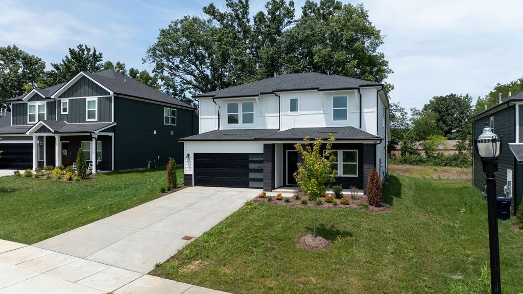 418 Long Dr, Smyrna