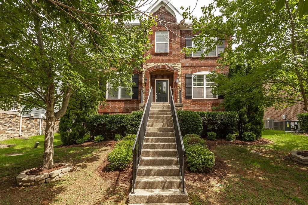 330 Tippecanoe Dr, Franklin