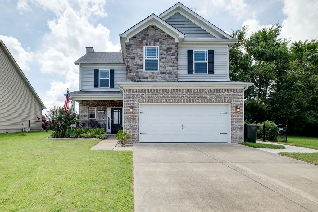 1065 Lindyn Lee Way, Gallatin