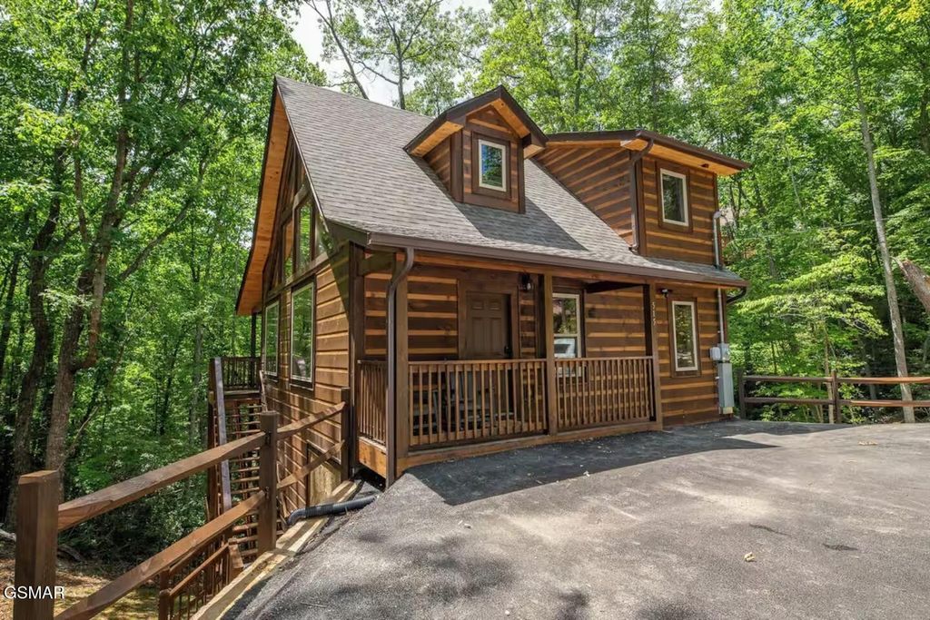 515 Deer Path Lane, Gatlinburg