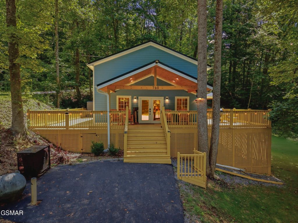 760 Boone Acres Lane, Pigeon Forge