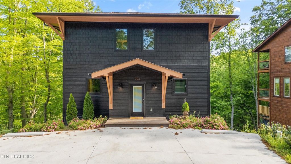 906 Saddle Creek Way, Sevierville