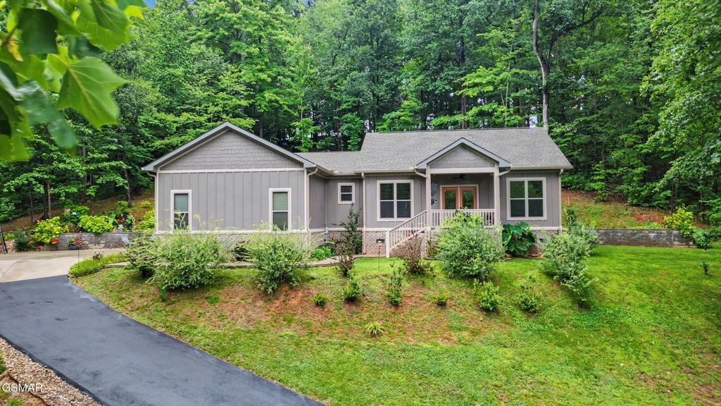 1016 Country Mountain Road, Cosby