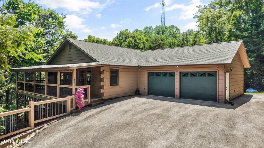 288 Panther Creek Rd, Sevierville