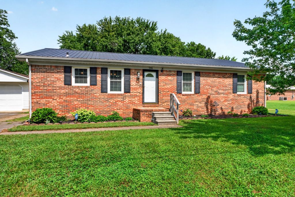 701 Pineridge Dr, Hopkinsville