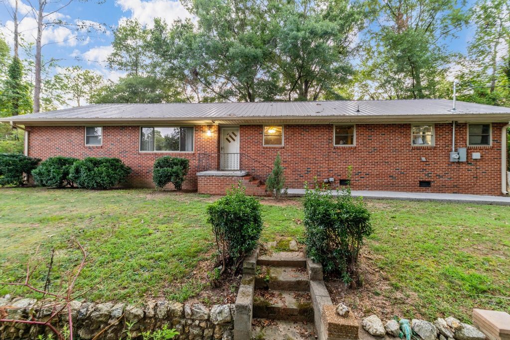 310 Curtis Road, Dalton