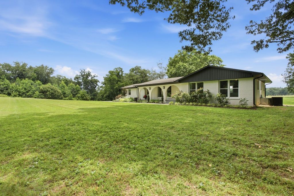 1878 Trace Creek Rd, Hohenwald