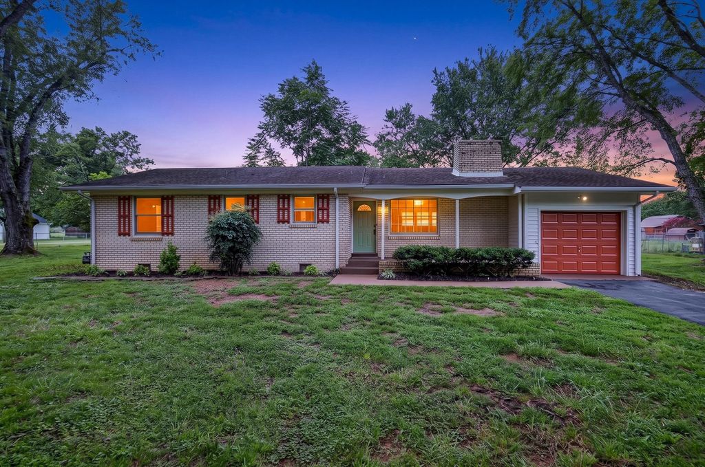321 Old Jones Mill Rd, La Vergne