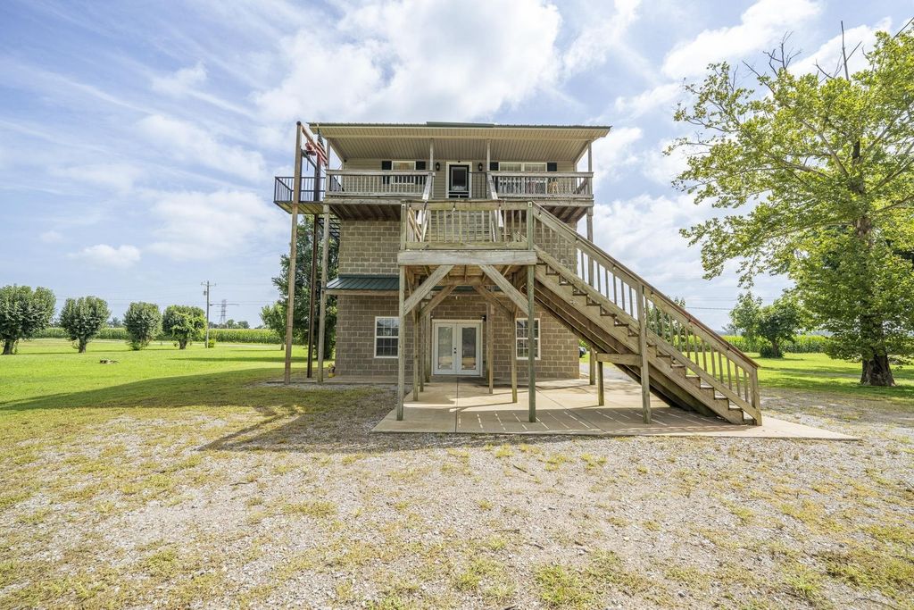 965 Arnold Ln, Savannah