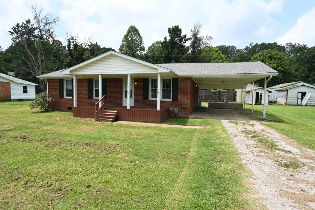 66 Hillview Dr, Lobelville