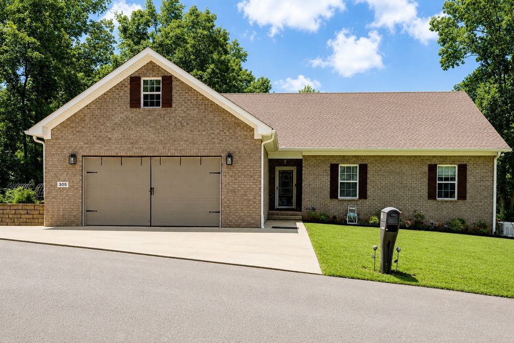 305 Doe Crossing Dr, Smiths Grove