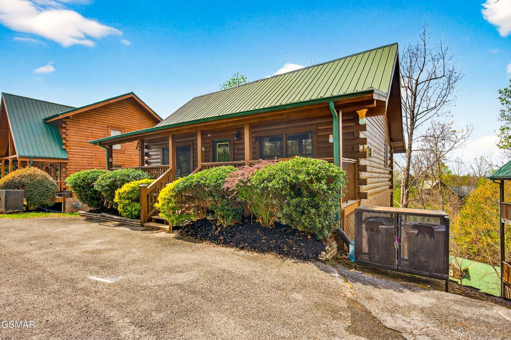757 Chickasaw Gap Way, Pigeon Forge