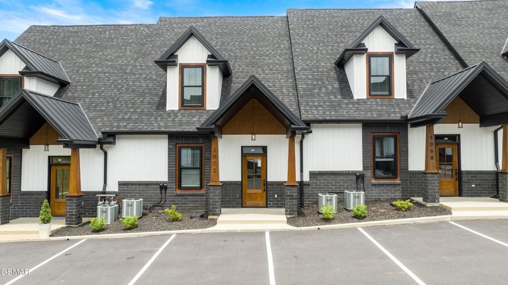 1072 Watch Hill Way, Sevierville
