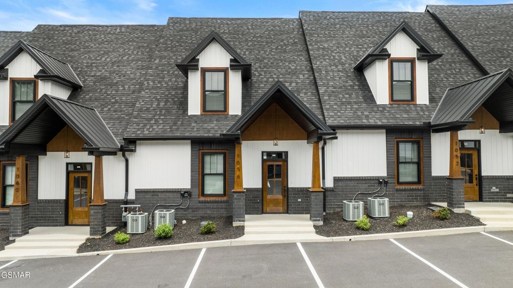 1056 Watch Hill Way, Sevierville