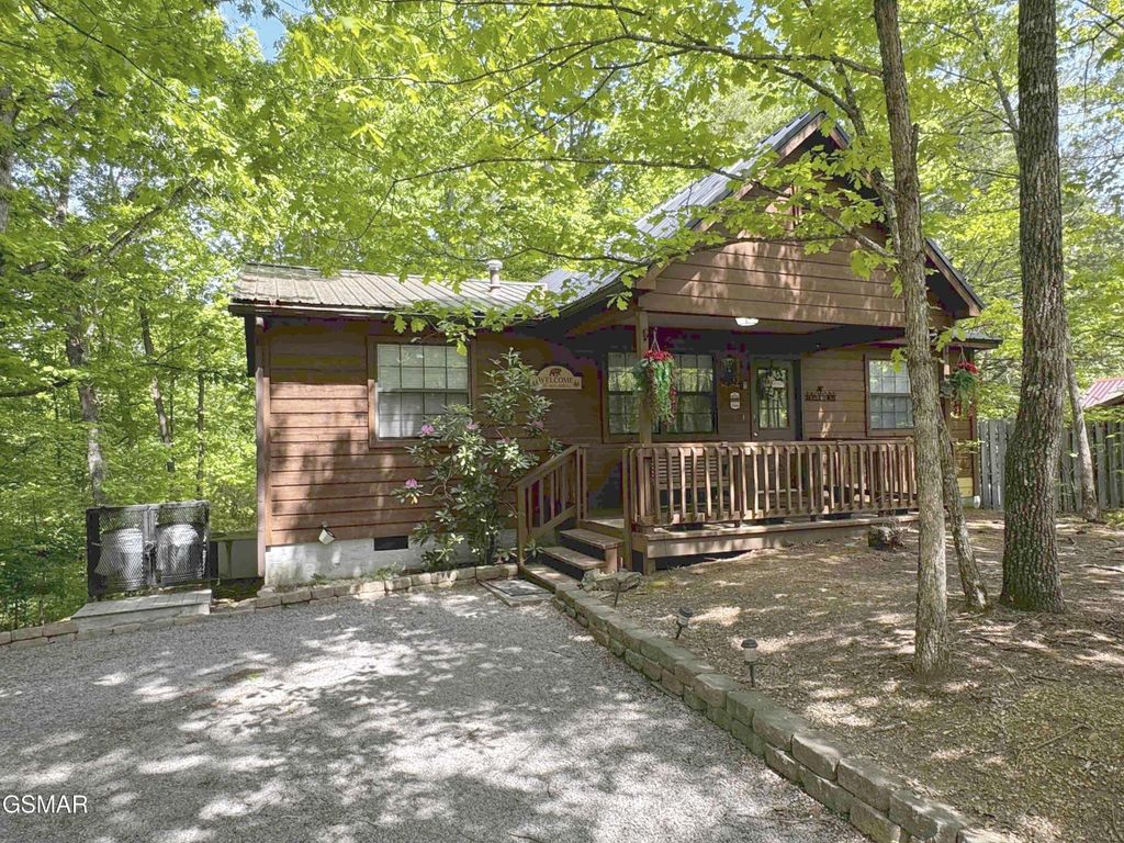 653 Oaks View Court Adalynnsretreat, Pigeon Forge